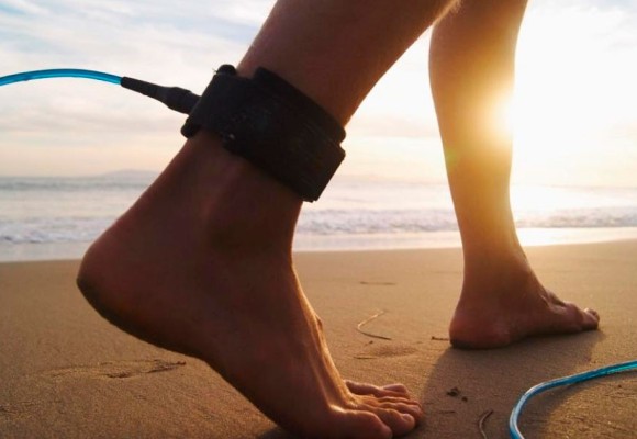 Cómo elegir un invento (leash) para tu tabla de surf